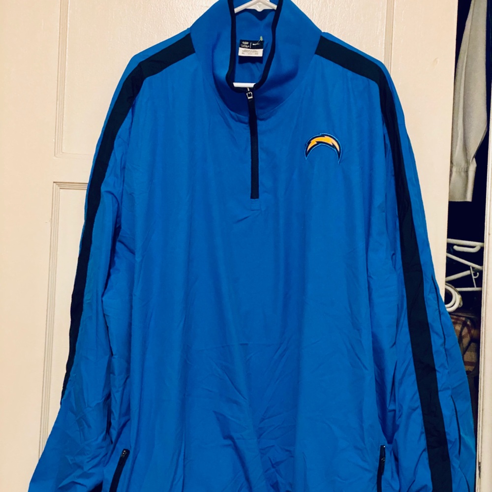 🚨 SOLD 🆕 NFL Chargers On Field Nike Pullover